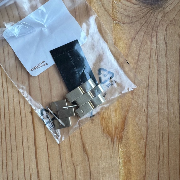 Marc Jacobs Gold Watch with Black Face - Picture 4 of 4